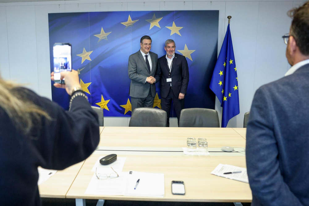 Canarias logra el apoyo del comisario de Transportes a extender la exención de los ETS más allá de 2030