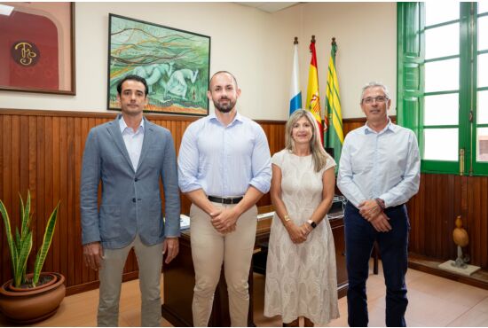 HIPERDINO Y EL AYUNTAMIENTO DE GÁLDAR SUSCRIBEN SU COMPROMISO POR LA EMPLEABILIDAD DE LOS RESIDENTES DEL NORTE DE LA ISLA EN LAS TIENDAS DE LA ENSEÑA