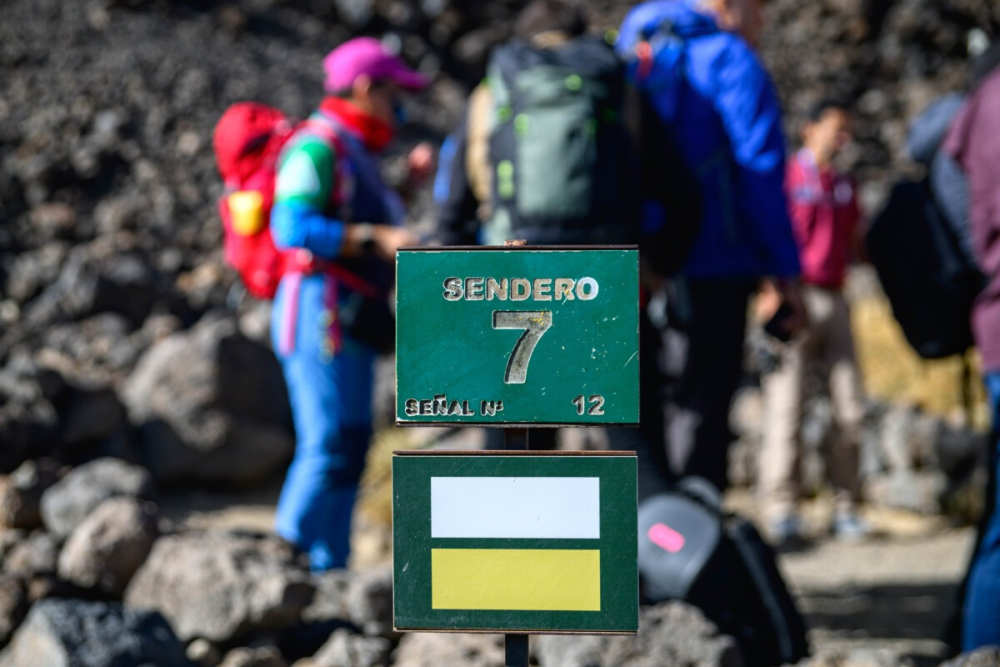 El Cabildo de Tenerife ordena el acceso a tres nuevos senderos del Teide para mejorar la seguridad y proteger el entorno natural